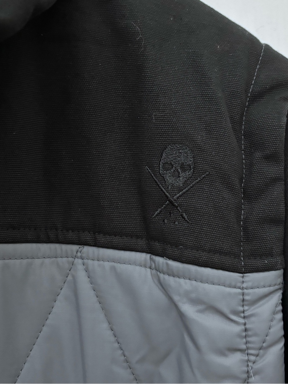 Sullen Clothing "Storm" jacket in black and grey. - Picture 4 of 4